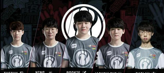 半场战报 半场战报